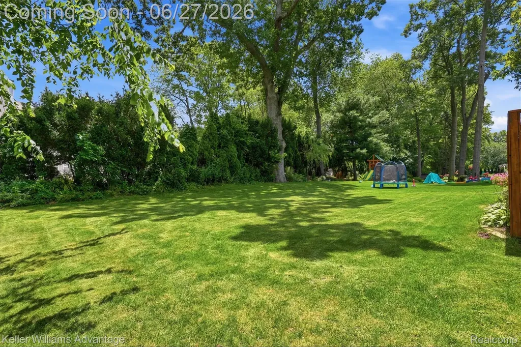 1479 Chanticlair Circle Wixom City MI 48393