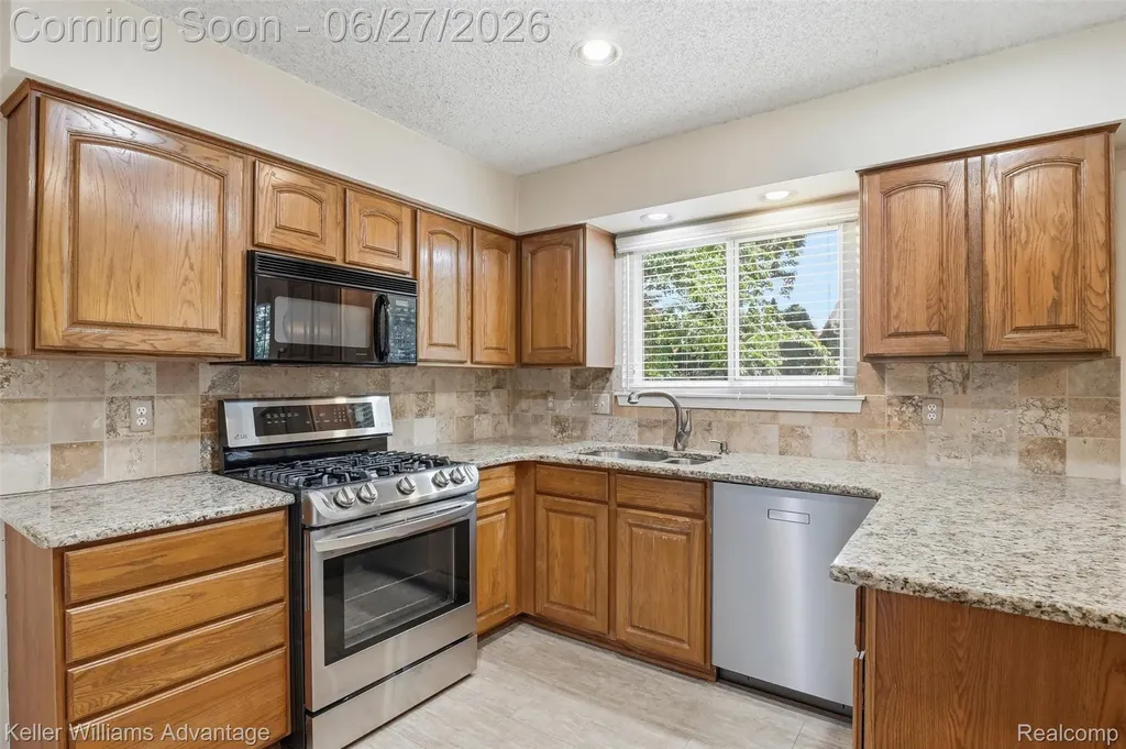 1479 Chanticlair Circle Wixom City MI 48393