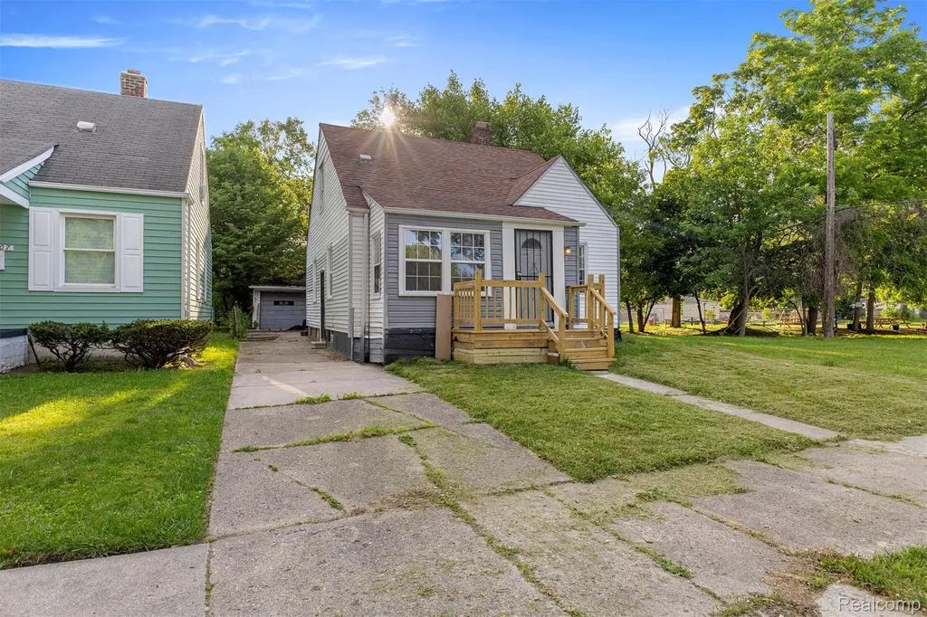 7415 Plainview Avenue Detroit City MI 48228