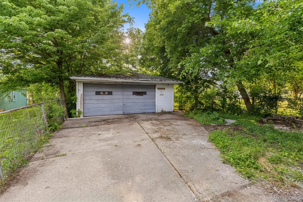 7415 Plainview Avenue Detroit City MI 48228