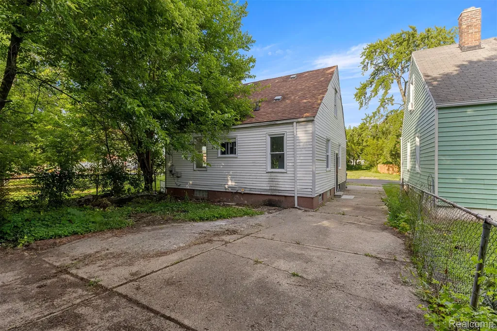 7415 Plainview Avenue Detroit City MI 48228