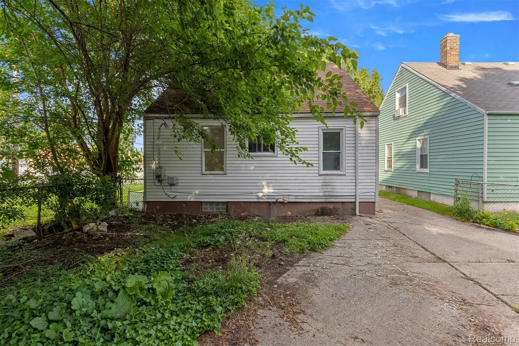 7415 Plainview Avenue Detroit City MI 48228