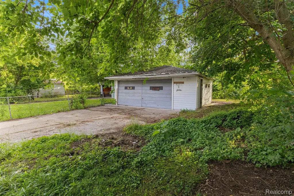 7415 Plainview Avenue Detroit City MI 48228
