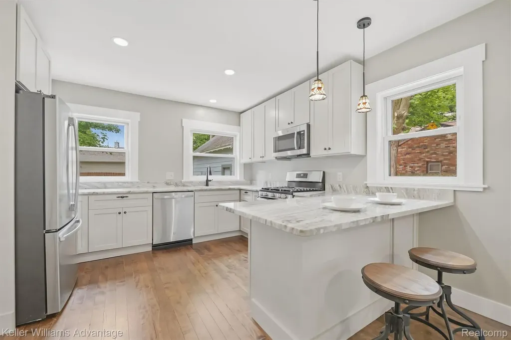507 North Street Holly Village MI 48442