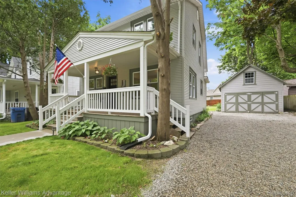 507 North Street Holly Village MI 48442