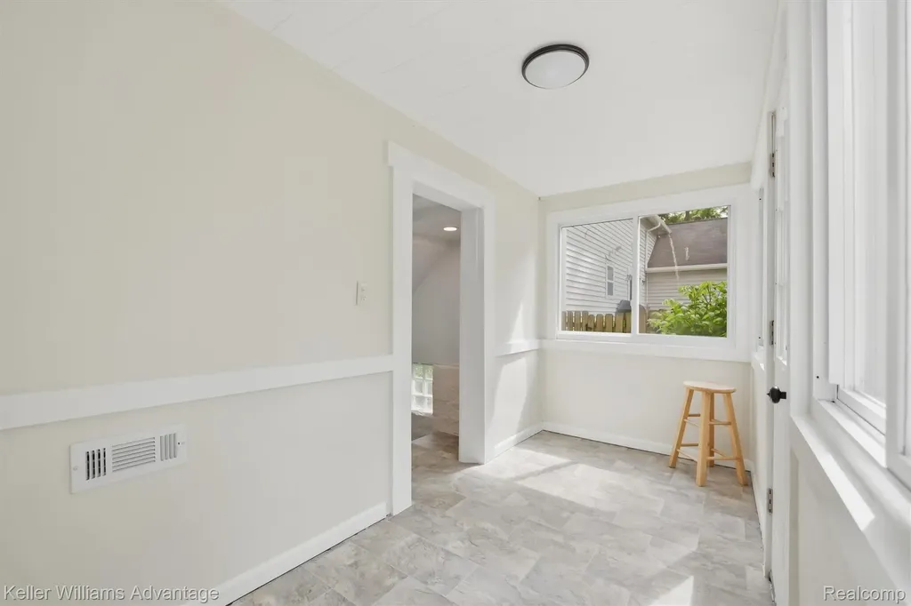 507 North Street Holly Village MI 48442