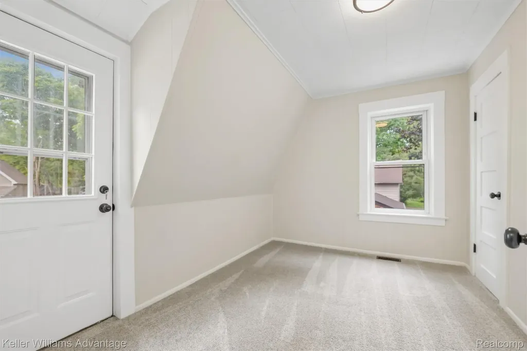 507 North Street Holly Village MI 48442