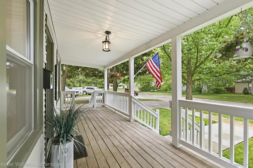 507 North Street Holly Village MI 48442