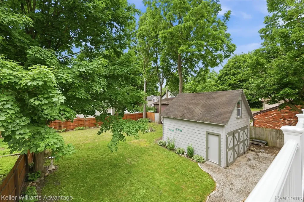 507 North Street Holly Village MI 48442