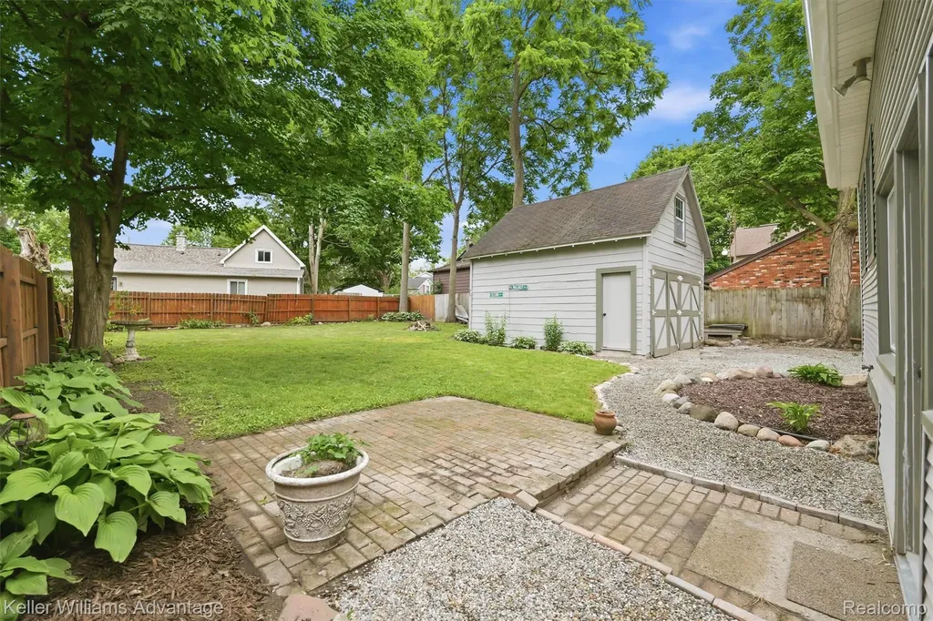 507 North Street Holly Village MI 48442