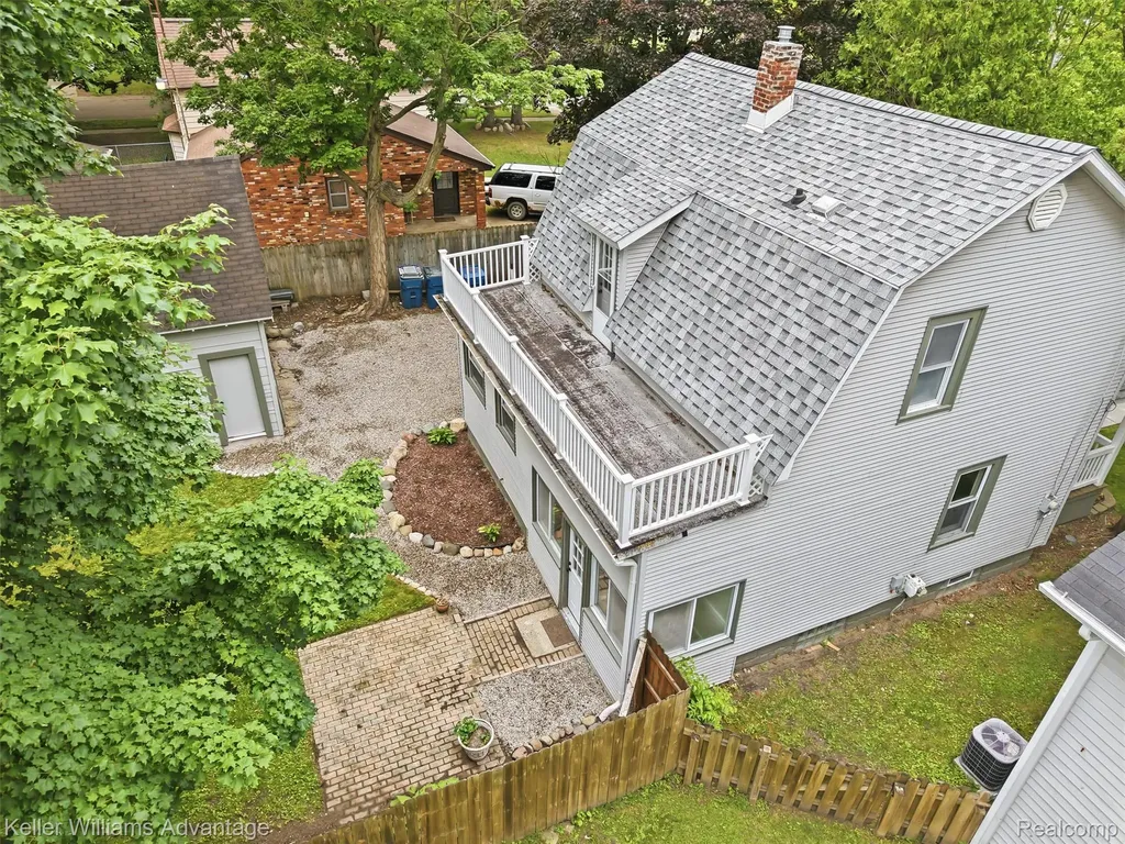 507 North Street Holly Village MI 48442