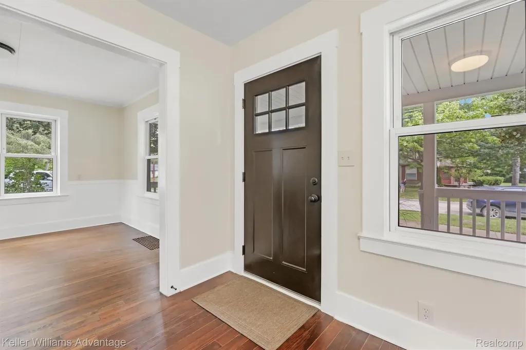 507 North Street Holly Village MI 48442