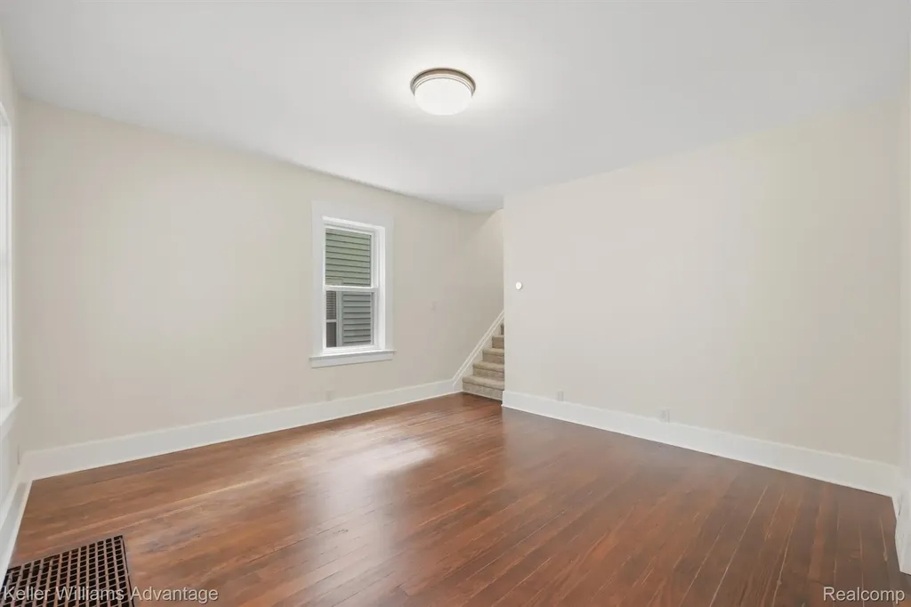 507 North Street Holly Village MI 48442