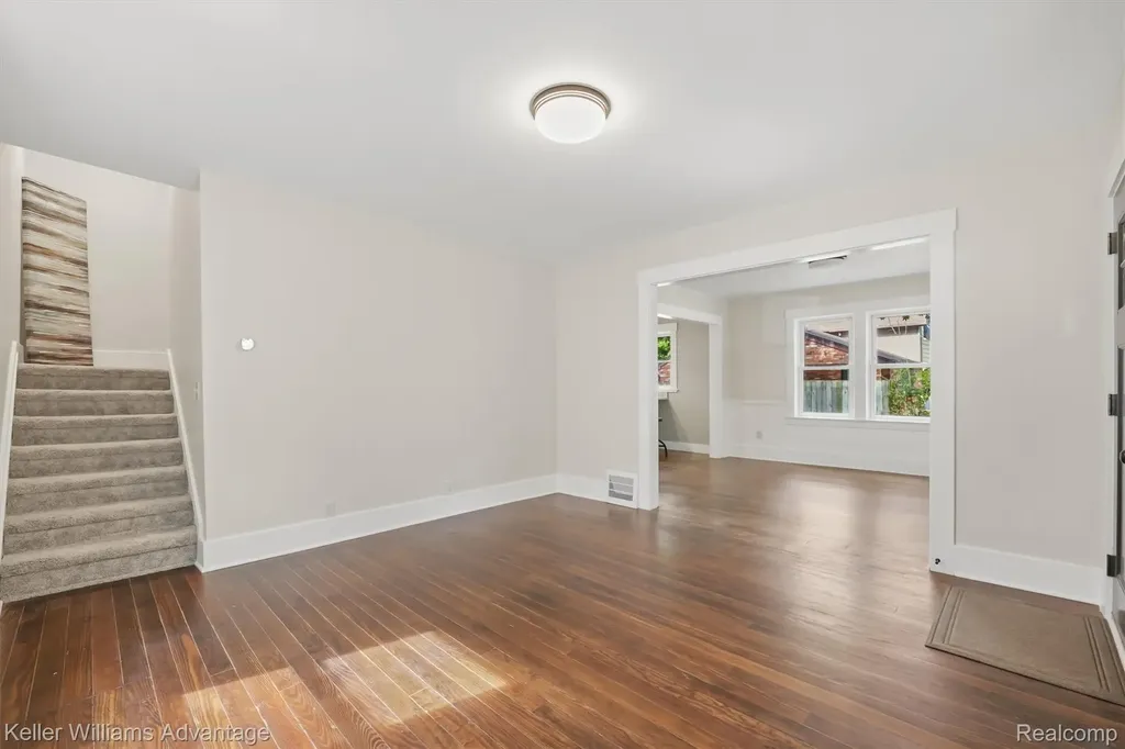 507 North Street Holly Village MI 48442