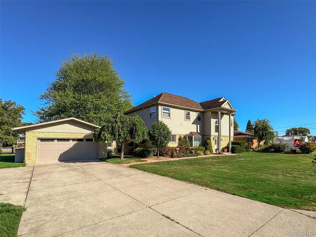 7214 Cardinal Street Clay Township MI 48001