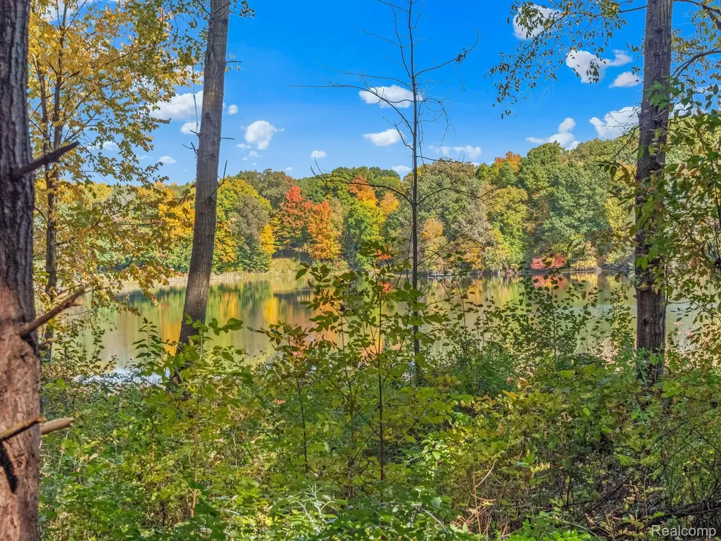 4695 Waterwood Way Howell Township MI 48855