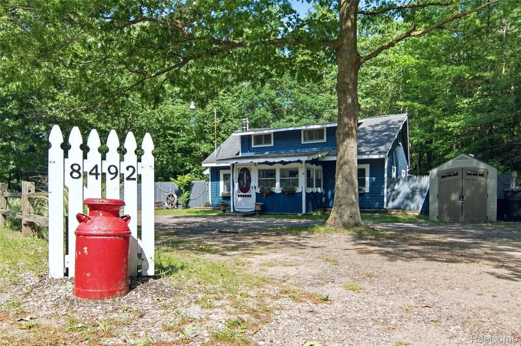 8492 N Br Us 31 Road Pentwater Township MI 49449