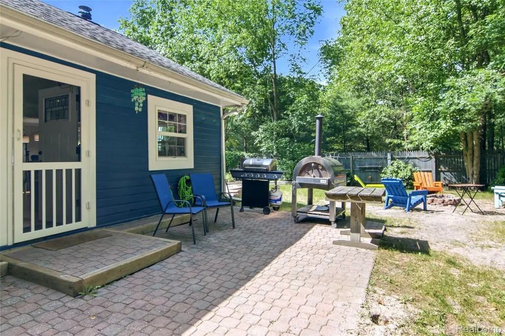 8492 N Br Us 31 Road Pentwater Township MI 49449
