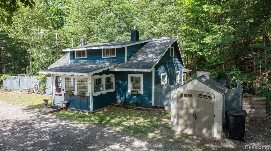8492 N Br Us 31 Road Pentwater Township MI 49449