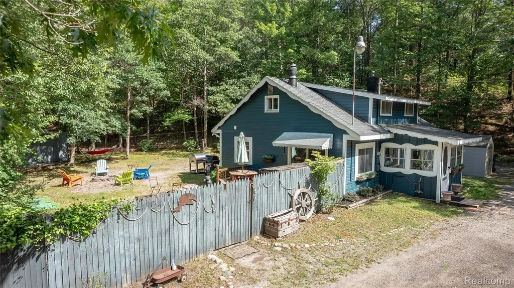 8492 N Br Us 31 Road Pentwater Township MI 49449