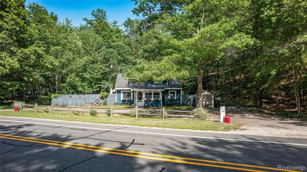8492 N Br Us 31 Road Pentwater Township MI 49449