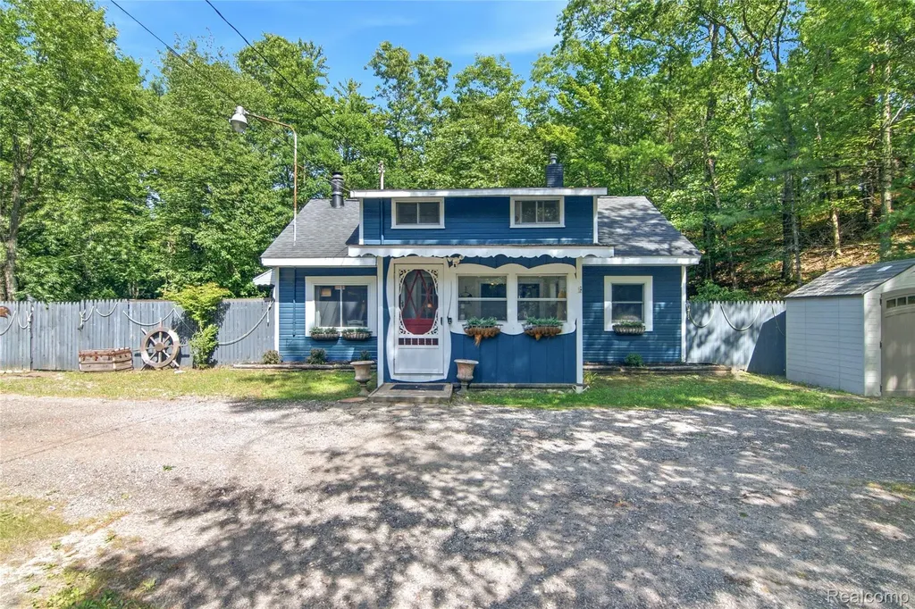 8492 N Br Us 31 Road Pentwater Township MI 49449