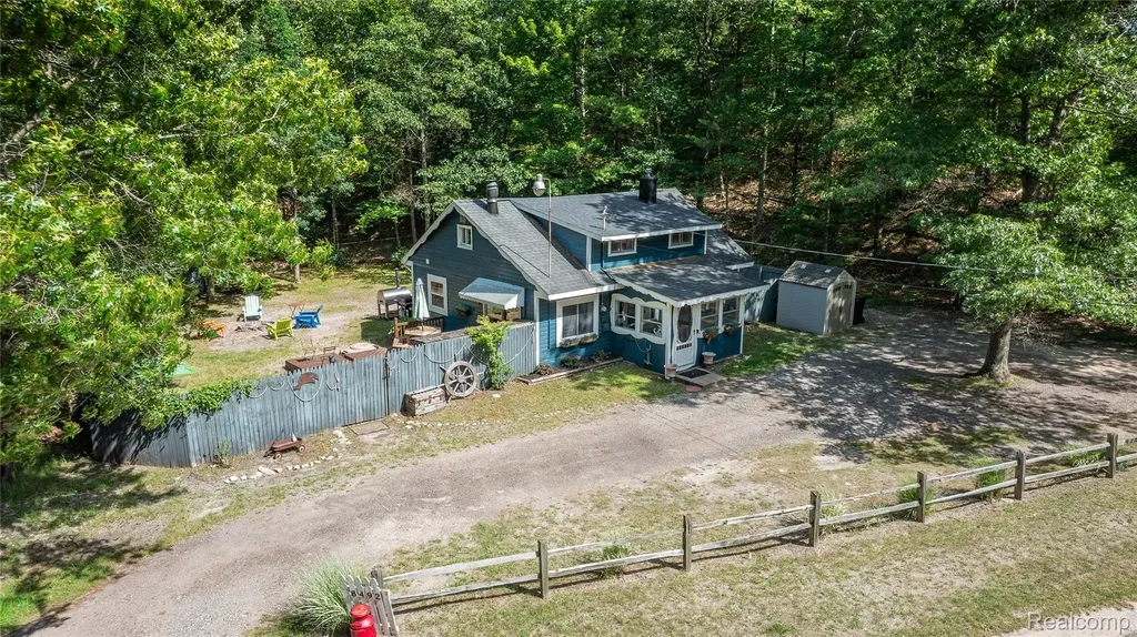 8492 N Br Us 31 Road Pentwater Township MI 49449
