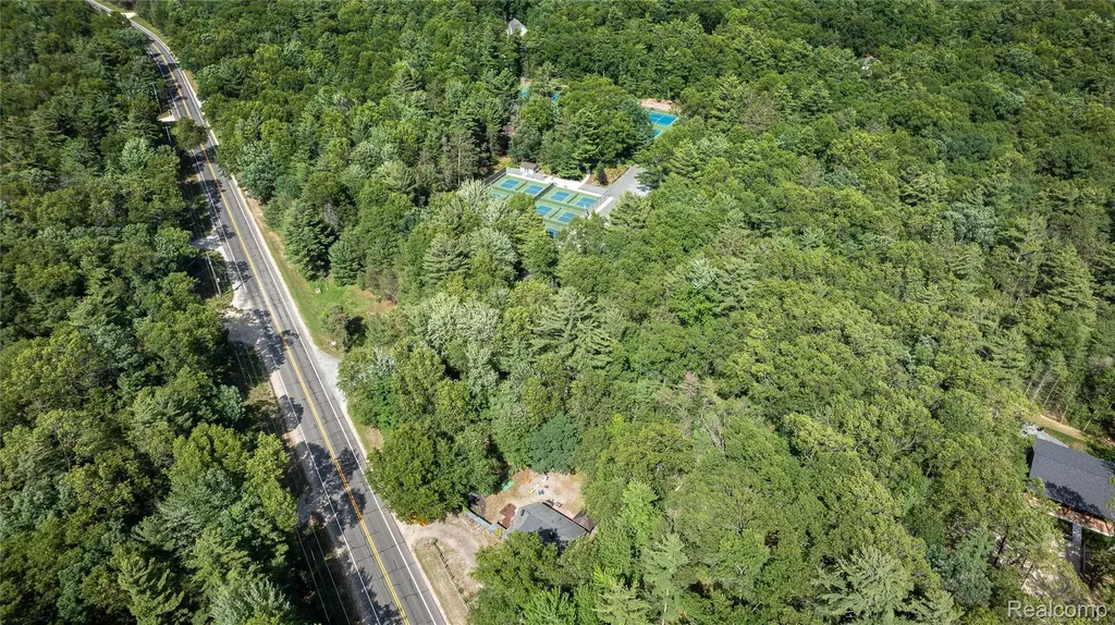 8492 N Br Us 31 Road Pentwater Township MI 49449