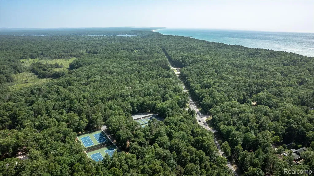 8492 N Br Us 31 Road Pentwater Township MI 49449