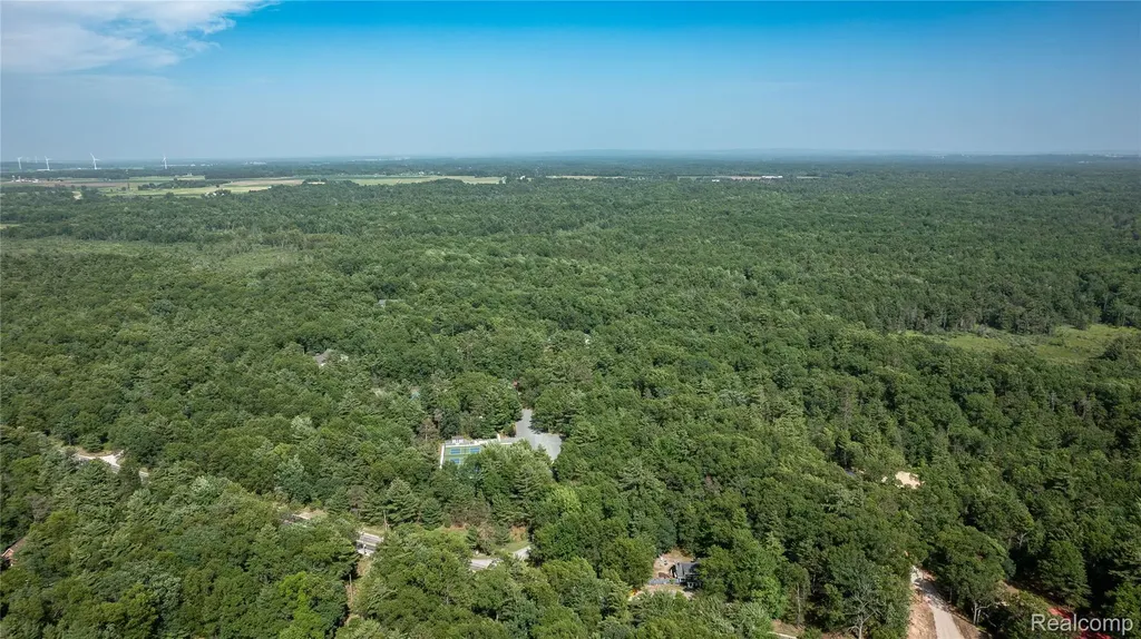 8492 N Br Us 31 Road Pentwater Township MI 49449