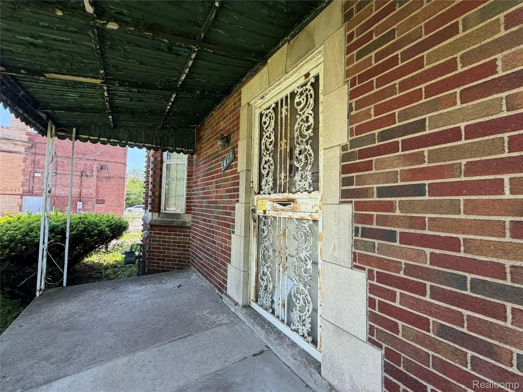 2629 Fullerton Street Detroit City MI 48238