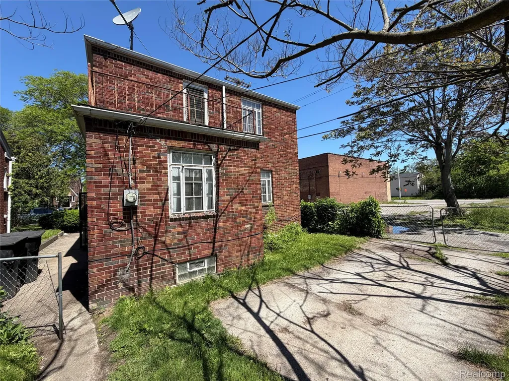 2629 Fullerton Street Detroit City MI 48238