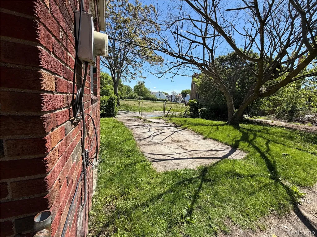 2629 Fullerton Street Detroit City MI 48238