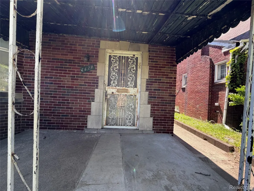 2629 Fullerton Street Detroit City MI 48238