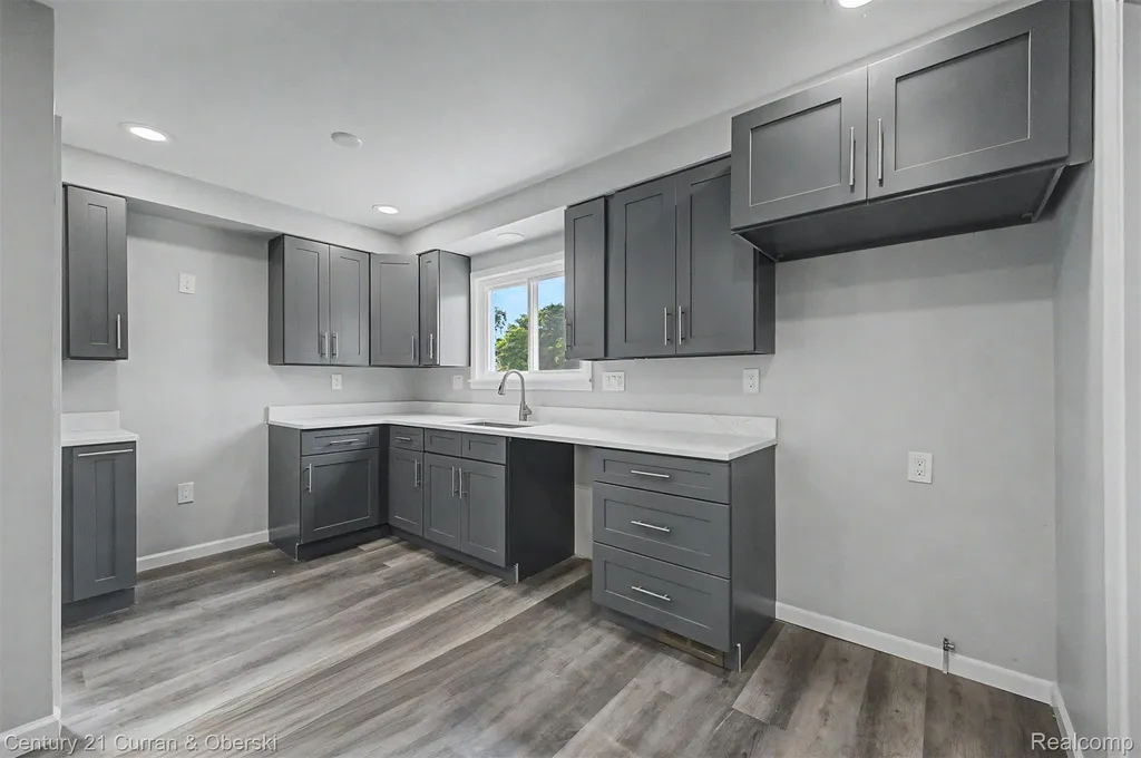 14405 Fenton Redford Charter Township MI 48239