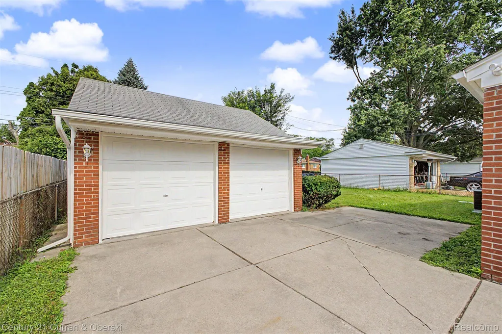 14405 Fenton Redford Charter Township MI 48239