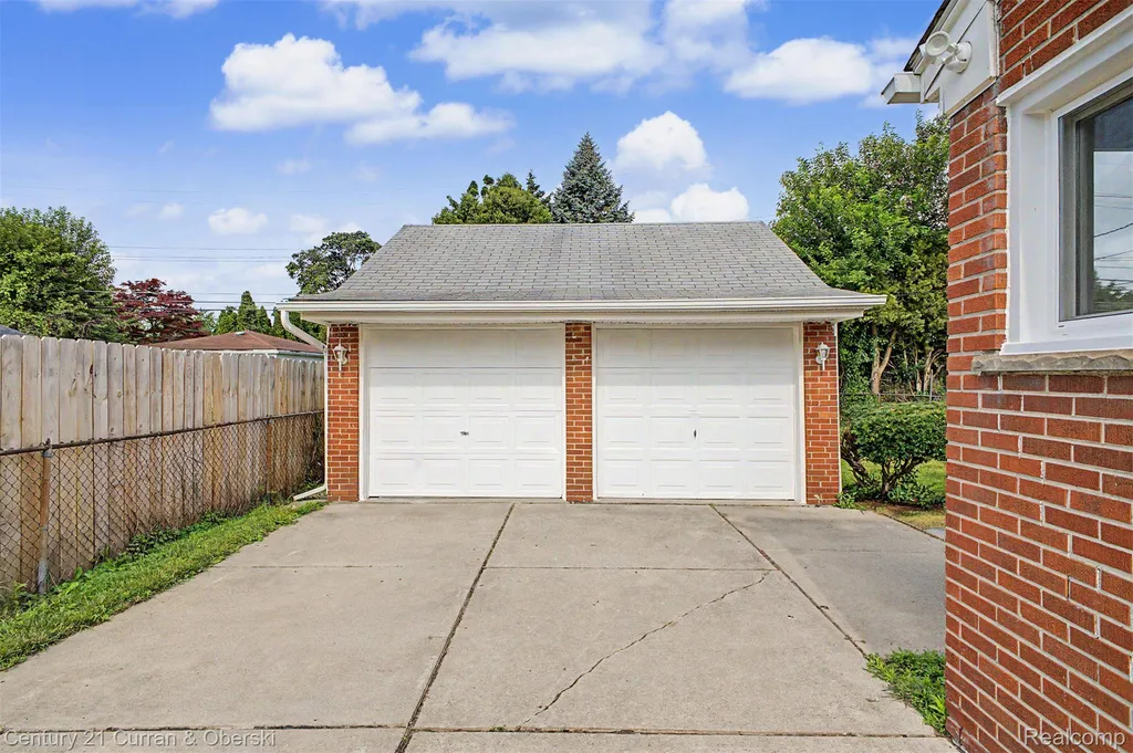 14405 Fenton Redford Charter Township MI 48239