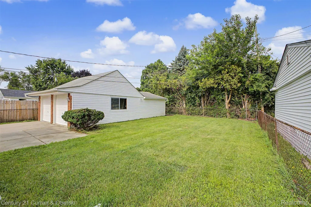 14405 Fenton Redford Charter Township MI 48239