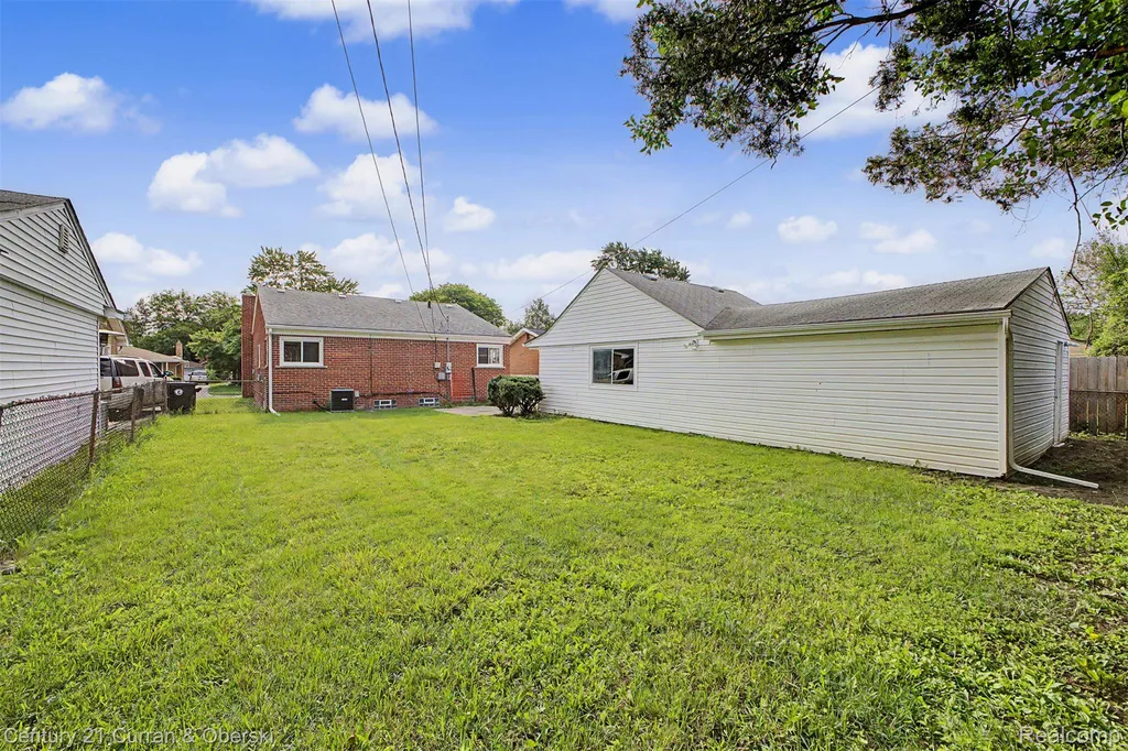 14405 Fenton Redford Charter Township MI 48239