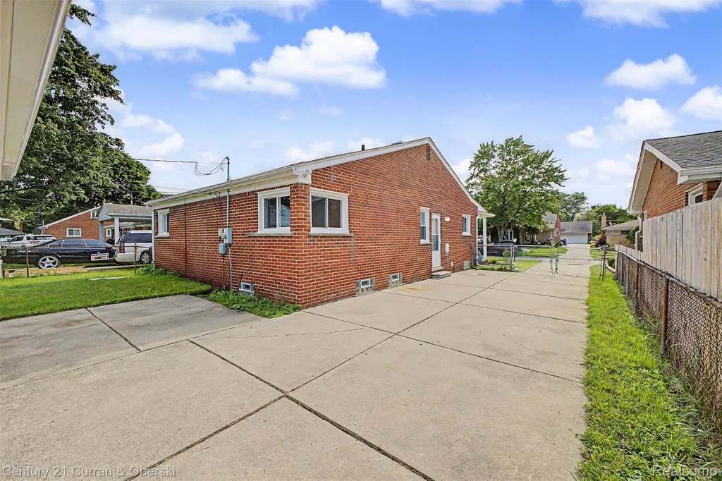 14405 Fenton Redford Charter Township MI 48239