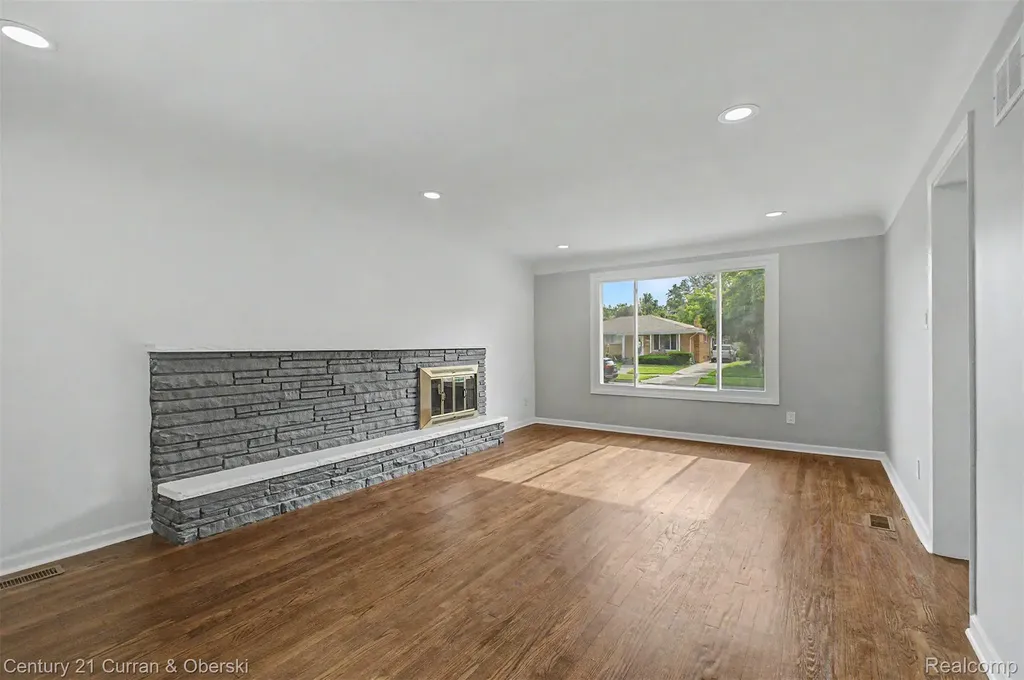 14405 Fenton Redford Charter Township MI 48239