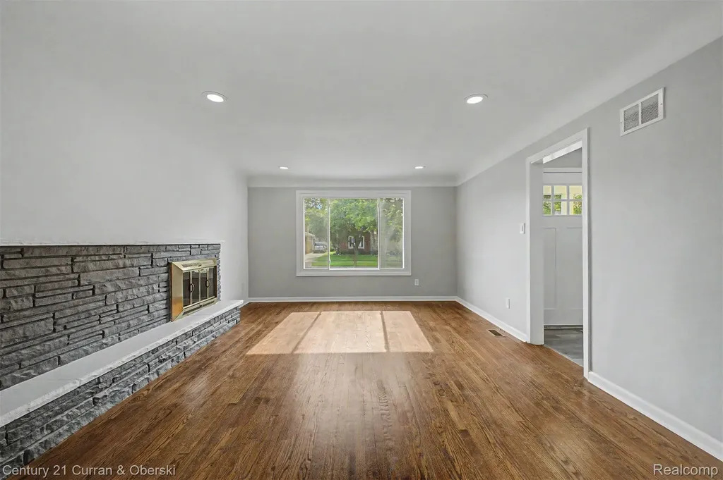 14405 Fenton Redford Charter Township MI 48239