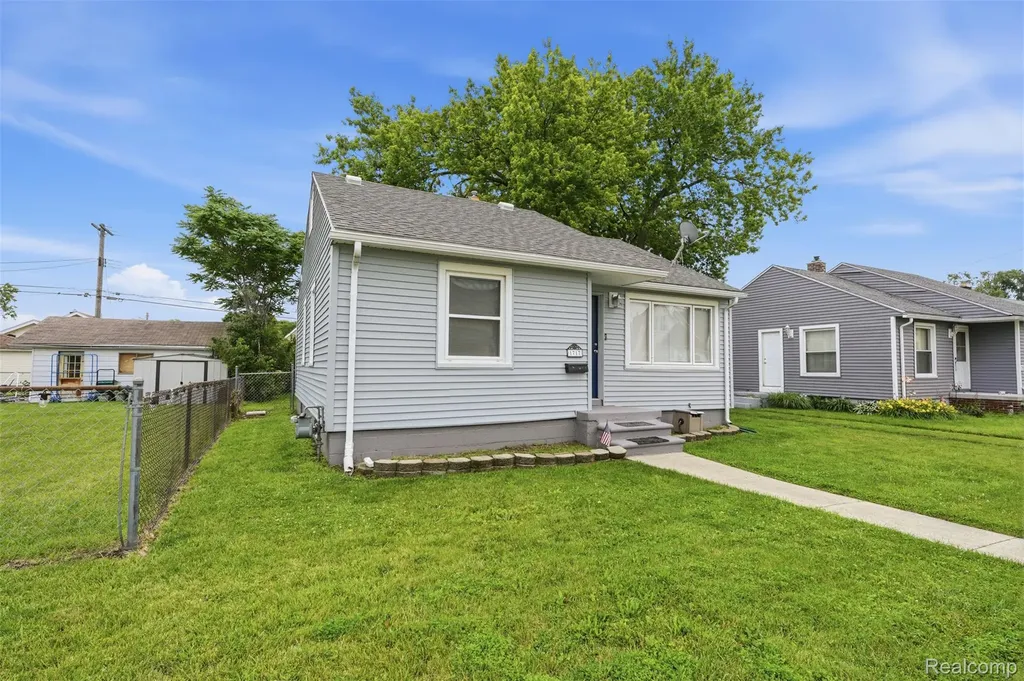 1717 Lindbergh Street Wyandotte City MI 48192