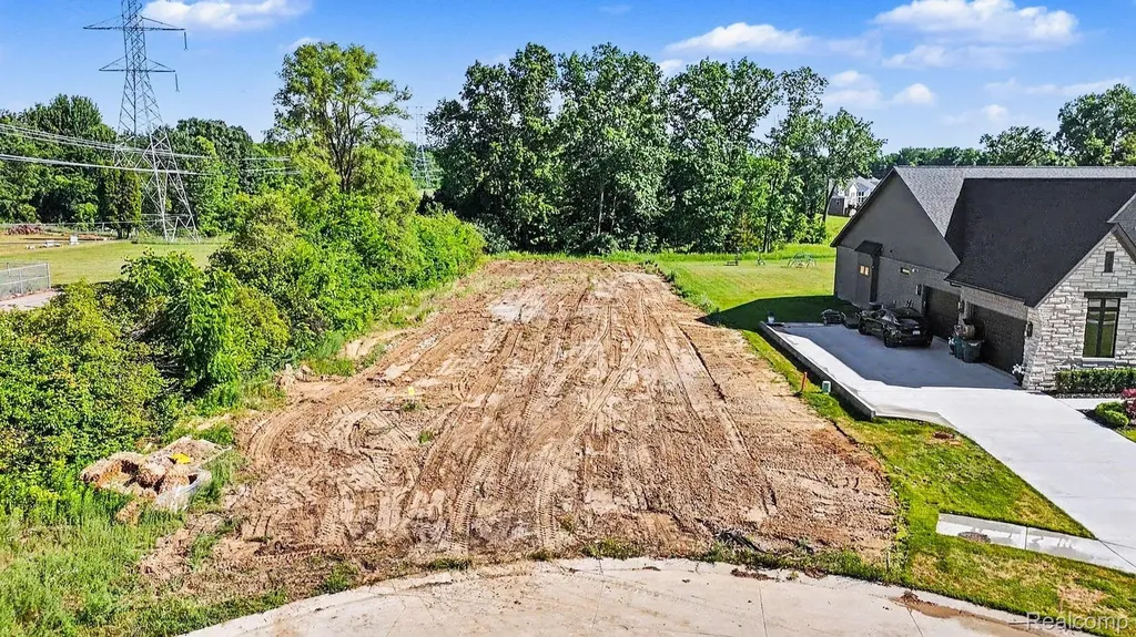 12739 N Pointe Drive Shelby Charter Township MI 48315