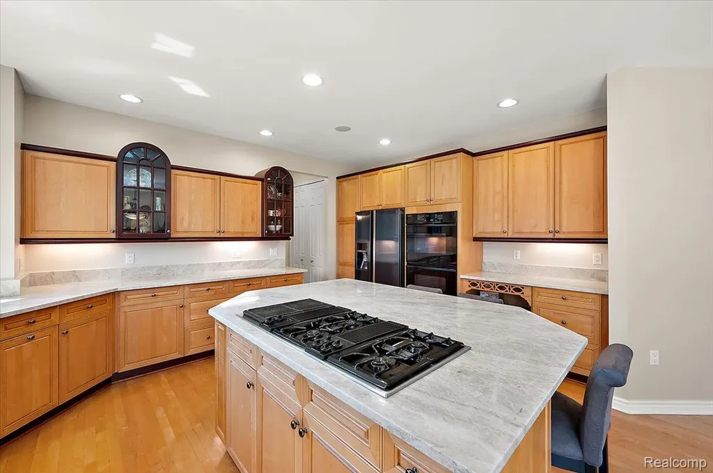4417 Island View Drive Waterford Charter Township MI 48328