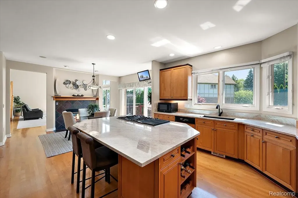 4417 Island View Drive Waterford Charter Township MI 48328