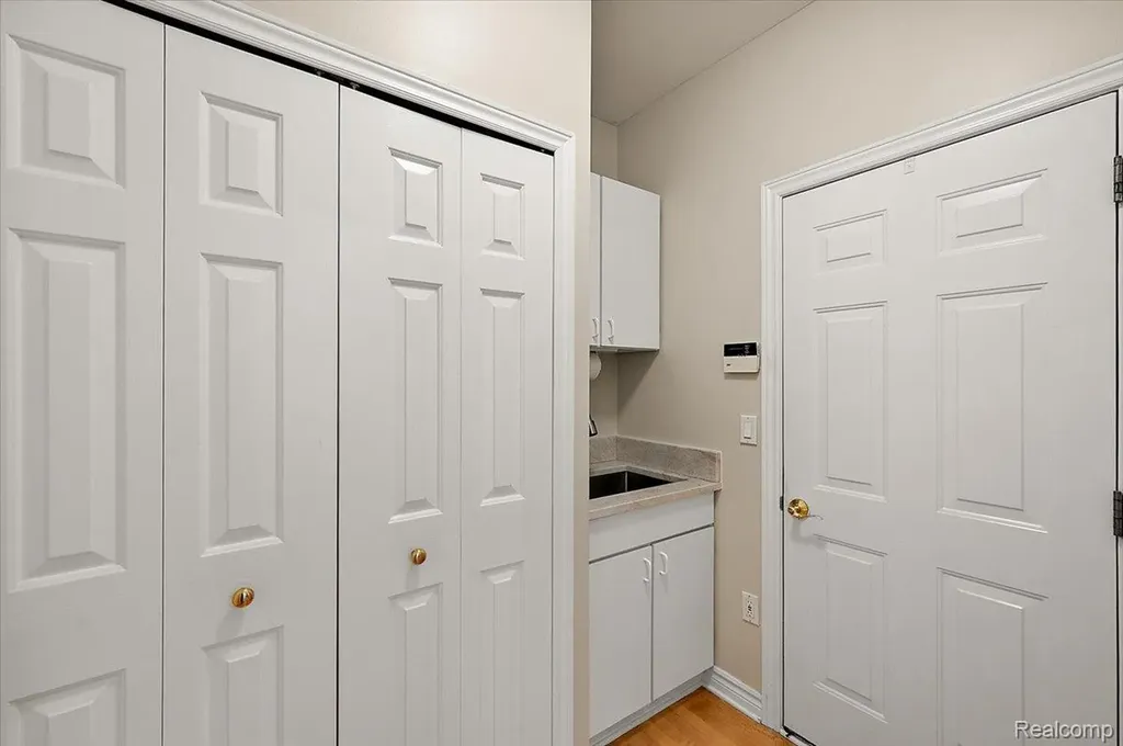 4417 Island View Drive Waterford Charter Township MI 48328