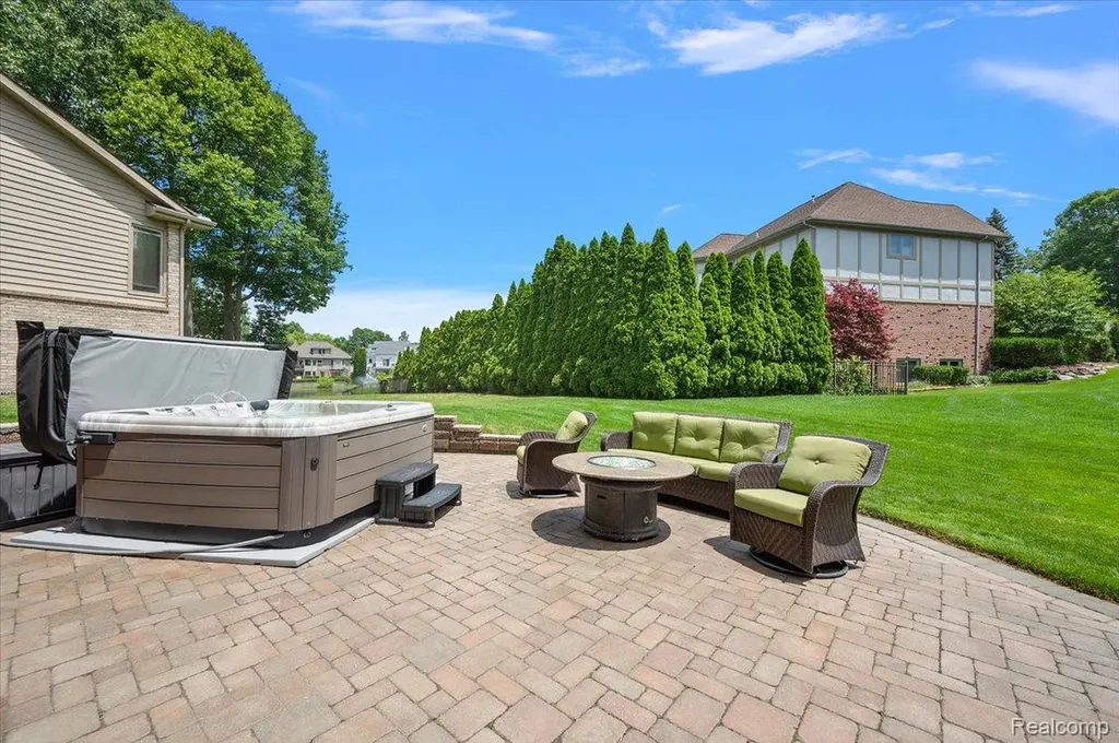 4417 Island View Drive Waterford Charter Township MI 48328