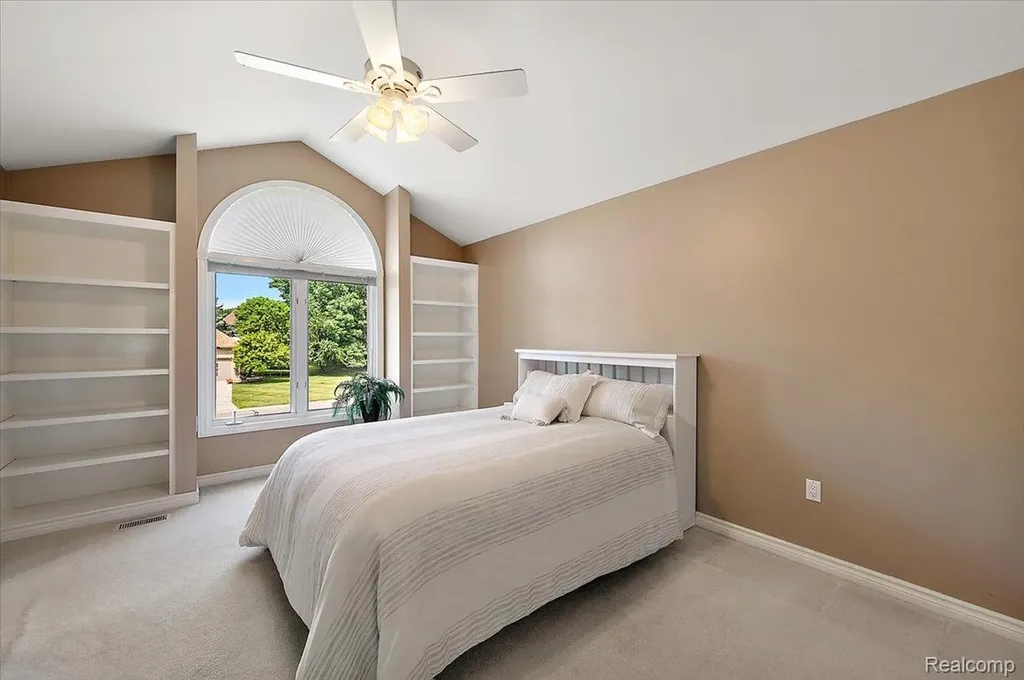 4417 Island View Drive Waterford Charter Township MI 48328