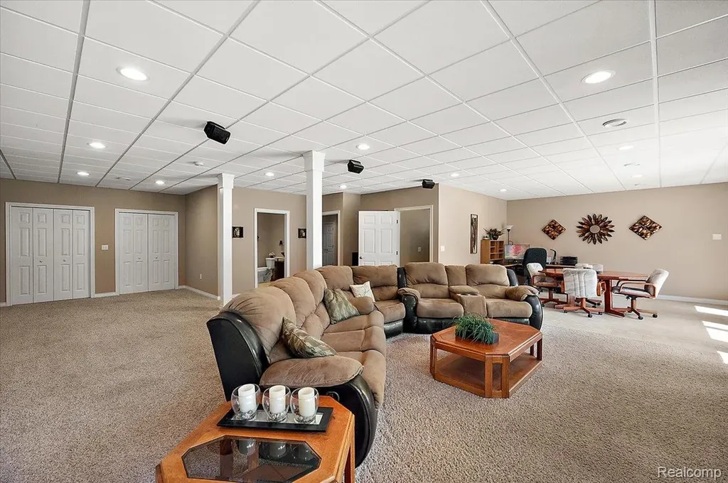 4417 Island View Drive Waterford Charter Township MI 48328
